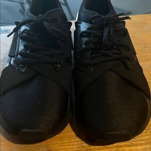 Men's Black Athletic Shoes